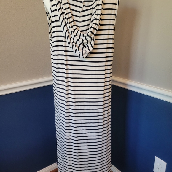 LIVI Active Dress - Picture 5 of 5